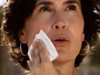 धूळ, ऊन, प्रदुषणामुळे त्वचा डल झाली? अभिनेत्री भाग्यश्री सांगते रोज प्या 'हे' पाणी, त्वचा होईल तुकतुकीत - Marathi News | Dust, heat, pollution has dulled your skin? Actress Bhagyashree drinks 'this' water every day, your skin will be radiant | Latest sakhi Photos at Lokmat.com