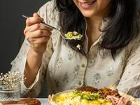 उन्हाळ्यामध्ये काय खावे आणि काय टाळावे? दुर्लक्ष करू नका, खाण्याच्या सवयी महत्त्वाच्याच.. - Marathi News | What to eat and what to avoid in summer? Don't ignore it, eating habits are important | Latest sakhi Photos at Lokmat.com