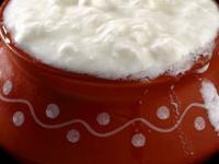 खूप आंबट झालेलं दही खाल्लं जात नाही? ४ चवदार पदार्थ करून खा- घ्या सोप्या रेसिपी - Marathi News | what to do if curd is very sour, what to do from sour curd, simple and easy recipe from khatta dahi | Latest sakhi Photos at Lokmat.com