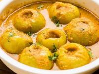 भरली वांगी ते भरली ढेमसी! पाहा महाराष्ट्रीयन झणझणीत भाज्या-भरल्या भाज्यांचे पारंपरिक प्रकार - Marathi News | Look at the amazing variety of stuffed vegetables, tasty and delicious. | Latest sakhi Photos at Lokmat.com