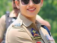 नेत्रदिपक भरारी! लग्नानंतर संसार अन् अभ्यास केला मॅनेज; दमदार कामगिरी करत झाली IPS अधिकारी - Marathi News | IPS Tanushree who crack upsc after marriage ias inspiring story | Latest sakhi Photos at Lokmat.com