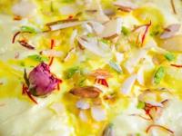 श्रीखंडाला येईल केशराचा सुगंध आणि केशरी रंग, या पद्धतीने घाला केशर- श्रीखंड होईल मस्त - Marathi News | Gudhi padva 2025, how to add kesar or saffron in shrikhand for delicious flavour, correct method of adding saffron in any sweet | Latest sakhi Photos at Lokmat.com