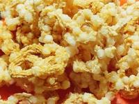 गॅसही न पेटवता करा उपवासाच्या साबुदाणा-बटाटा चकल्या, रेसिपी एकदम सोपी-वाळवणाची मजाच न्यारी! - Marathi News | sabudana batata chakali recipe, summer special recipe of making sabudana potato chakali | Latest sakhi Photos at Lokmat.com