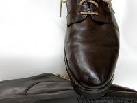 जुन्या लेदर बुटांना चिरा पडल्या? पाहा उपाय, ५ मिनिटांत बूट दिसू लागतील नव्यासारखे चकचकीत - Marathi News | how to remove wrinkles from old leather shoes, How To Get Wrinkles Out of Leather, How To Get Rid Of Leather shoes Creases | Latest sakhi Photos at Lokmat.com