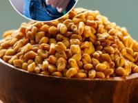 खूपच हडकुळे दिसता- काही केल्या वजन वाढत नाही? चमचाभर मेथ्यांचा 'हा' उपाय करा- तब्येत सुधारेल - Marathi News | use of fenugreek seeds for weight gain, weight gain tips for weak people, food that helps to gain weight | Latest sakhi Photos at Lokmat.com