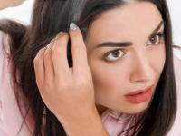 पांढरे केसही होतील काळे!! पाण्यात ३ पदार्थ घालून केसांना लावा- पांढऱ्या केसांचे टेन्शन विसरा - Marathi News | how to make gray hair naturally black, how to get rid of gray or white hair, ayurvedic home remedies for naturally black hair | Latest sakhi Photos at Lokmat.com