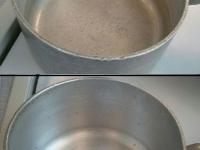 ॲल्युमिनियम कढई, डबे कळकट झाले? फक्त २ गोष्टी वापरून धुवा- आरशासारखे चकचकीत होतील... - Marathi News | how to clean aluminum kadhai and utensils, simple home hacks to clean yellow oily stains on aluminum kadhai | Latest sakhi Photos at Lokmat.com