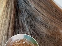 कोंड्यामुळे डोक्यातून कुबट, घाण वास येतो? ६ घरगुती हेअरमास्क- कोंडा जाऊन केस होतील सिल्की - Marathi News | 6 home made hair mask for healthy hair, how to get rid of dandruff, 6 home made hair mask for dry frizzy hair | Latest sakhi Photos at Lokmat.com