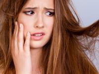 मेहेंदी लावली की केस लाल-तांबडे दिसतात? ५ सोपे उपाय, केस दिसतील सुंदर कलर केल्यासारखे... - Marathi News | Hair Care Tips How To Reduce Mehndi Color From Hair Naturally Simple Ways to Remove Henna Dye from Hair | Latest sakhi Photos at Lokmat.com