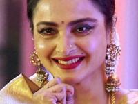 स्वतःला लावलेल्या 'या' ६ सवयींमुळेच रेखाचं सौंदर्य आहे खास! वयाच्या सत्तरीतही सुंदरच... - Marathi News | Rekha Skincare Routine At The Age Of 70 Years The secret behind Rekha's ageless beauty Rekha swears by these beauty rituals for glowing skin at 70 | Latest sakhi Photos at Lokmat.com