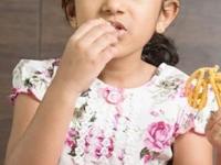 उन्हाळ्याच्या सुट्टीत खेळून दमलेल्या मुलांसाठी ६ स्पेशल पदार्थ, खास खाऊ- करायला सोपा आणि पौष्टिकही - Marathi News | 6 special foods for children during summer vacation - easy to make and nutritious | Latest sakhi Photos at Lokmat.com