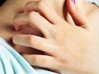 मुलांना खूप घामोळ्या झाल्या आहेत? ५ घरगुती उपाय, आग होणं थांबेल-घामोळ्याही होतील कमी - Marathi News | home remedies for the heat rash in summer season, 5 tips to get rid of ghamoriya in summer, skin care tips in summer | Latest sakhi Photos at Lokmat.com