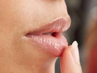 ओठांसाठी '३'खास मास्क, ओठ होतील मस्त मऊ आणि दिसतील एकदम गुलाबी - Marathi News | '3' special masks for lips, lips will become super soft and look perfectly pink | Latest sakhi Photos at Lokmat.com