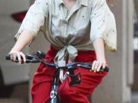 World Bicycle Day 2025 : ९ अभिनेत्री सायकलवर फिदा, रोज चालवतात आणि म्हणतात सायकल म्हणजे.. - Marathi News | World Bicycle Day 2025: 9 actresses are passionate about bicycles, ride them every day | Latest sakhi Photos at Lokmat.com