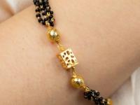 Mangalsutra Bracelet : २ ग्रॅम सोन्यात मंगळसूत्र ब्रेसलेट्स, १० युनिक डिजाईन्स; हाताला येईल स्टायलिश लूक - Marathi News | Mangalsutra Bracelate Unique Designs : 10 Designs of Mangalsutra Bracelate | Latest sakhi Photos at Lokmat.com