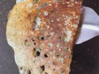 नवरात्री विशेष : उपवासाचा खमंग- कुरकुरीत-जाळीदार डोसा, फक्त १० मिनिटांची रेसिपी, चवीला मस्त - Marathi News | special dosa recipe for Navratri fast, how to make dosa for fast | Latest sakhi Photos at Lokmat.com