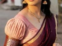 Puff Sleeves Blouse : पफ स्लिव्हजच्या नव्या फॅशनचे ब्लाऊज शिवा; दिवाळीचा लूक खुलून येईल-दिसाल सुंदर - Marathi News | Diwali Special Puff Sleeves Blouse : Puff Sleeves Blouse Designs Latest Blouse Patterns | Latest sakhi Photos at Lokmat.com