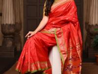 प्युअर पैठणीची पारख कशी कराल? ८ टिप्स, शुद्ध राजेशाही पैठणीची ओळख होईल-सुंदर दिसाल - Marathi News | How to Identify pure Paithani : 8 Tips to identify pure royal Paithani | Latest sakhi Photos at Lokmat.com