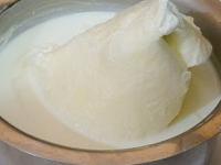 दुधावर येईल घट्ट भाकरीसारखी साय येईल; दूध तापवताना लक्षात ठेवा ७ टिप्स, जाडजूड सायीसाठीची युक्ती - Marathi News | How To Make More Malai From Milk : How To Get Thick Malai On Milk Moti Malai Trick | Latest sakhi Photos at Lokmat.com