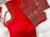 खर्च १००० रुपयांपेक्षाही कमी, ब्लाऊजवर १० सुंदर आरी वर्क डिझाइन्स, ब्लाऊज दिसते शोभून - Marathi News | Low Budget Aari Work Ideas : 10 Affordable Aari Work Ideas Blouse Designs Aari Work Blouse | Latest sakhi Photos at Lokmat.com