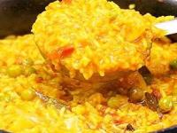 हॉटेलसारखी चमचमीत दालखिचडी घरी करण्यासाठी ७ टिप्स, झटपट करा चविष्ट वन पॉट मिल - Marathi News | How To Make Hotel Style Dal Khichdi At Home : Restaurant Style Dal Khichdi 7 Tips | Latest sakhi Photos at Lokmat.com