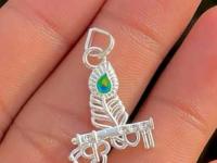 चांदीचे सुंदर-नाजूक पेंडंट; १० युनिक पॅटर्न-चेनमध्ये घाला किंवा काळ्या धाग्यात-आकर्षक दिसतील. - Marathi News | Silver Pendant Designs : 10 Silver Pendant Designs Trending Small Silver Pendant | Latest sakhi Photos at Lokmat.com