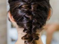 वेणी घालण्याचे ५ सोपे प्रकार, केस दिसतील सुंदर आणि गुंताही होणार नाही - स्टाइलही आणि काळजीही - Marathi News | 5 easy ways to braid your hair, your hair will look beautiful and won't tangle - styling and care | Latest sakhi Photos at Lokmat.com