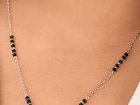 चांदीच्या मंगळसुत्राच्या ८ आकर्षक डिझाईन्स; गळ्यात घाला नाजूक, सुंदर दागिना - Marathi News | Silver Mangalsutra For Daily Wear : 8 Designs Of Silver Mangalsutra Patterns | Latest sakhi Photos at Lokmat.com