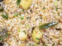 Margashirsha Guruvar 2025 : साबुदाणा खिचडी चिकट होते? १० टिप्स, करा परफेक्ट मोकळी- चवदार खिचडी - Marathi News | Margashirsha Guruvar 2025 : How To Make Perfect Sabudana Khichdi Sabudana Khichdi Recipe | Latest sakhi Photos at Lokmat.com