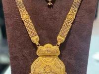 नववधूसाठी मोठ्या मंगळसुत्राचे १० युनिक पेंडंट डिझाईन्स; कमी वजनात घ्या ठसठशीत मंगळसूत्र - Marathi News | Pendant Designs for Long Mangalsutra For Brides Trending Light Weight Pendant Designs | Latest sakhi Photos at Lokmat.com