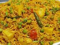 रात्रीच्या जेवणासाठी करा चटपटीत मसालेदार मटार पुलाव; ७ टिप्स, मोकळा-दाणेदार होईल पुलाव - Marathi News | How To Make Matar Pulav : Easy Ways To Make Matar Pulav Matar Mulao Recipe | Latest sakhi Photos at Lokmat.com