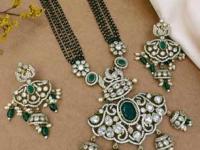 व्हिक्टोरिया मंगळसुत्राच्या १० सुंदर डिजाईन्स, नाव वेगळं वाटतंय? पाहा नेमके दिसते कसे.. - Marathi News | Victoria Mangalsutra Designs : 10 Designs Of Victoria Mangalsutra Latest Mangalsutra | Latest sakhi Photos at Lokmat.com