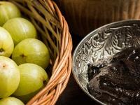 आवळा कँडी ते च्यवनप्राश... आरोग्यासाठी ठरू शकतं घातक; न्यूट्रिशनिस्टने सांगितले साइड इफेक्ट - Marathi News | chyawanprash to laddu these 5 food should avoid to eat in winters warns by nutritionist | Latest sakhi News at Lokmat.com