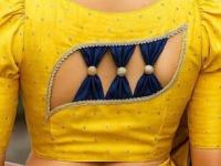 मागच्या गळ्याच्या १० फॅन्सी, ट्रेंडींग डिझाईन्स; या पॅटर्नचं ब्लाऊज शिवा-सणासुधीला उठून दिसाल - Marathi News | Back Blouse Designs Fancy Patterns : New Back Blouse Designs Latest Back Blouse Designs | Latest sakhi Photos at Lokmat.com