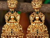 लग्नसोहळ्यात साडीवर शोभून दिसतात टेम्पल इअररिंग्ज, ८ सुंदर डिझाइन्स-मॉडर्न आणि ट्रॅडिशनल लूकची कमाल - Marathi News | Trending Temple Earrings : 8 Temple Earrings Designs For Wedding Season | Latest sakhi Photos at Lokmat.com