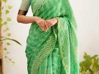 summer special cotton sarees : कॉटनच्या साड्यांचे ७ प्रकार; उन्हाळ्यात नेसा हलक्या-फुलक्या सुंदर साड्या - Marathi News | Cotton Saree 7 Patterns : 7 Types Of Cotton Saree Different Types Of Cotton Saree | Latest sakhi Photos at Lokmat.com
