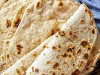 खा बिंधास्त पोळ्या-कणकेत ५ पदार्थ मिसळा, पोळ्या होतील जास्त पौष्टिक-शुगर वजनही वाढणार नाही - Marathi News | how to make regular chapati more healthy and tasty, 5 tips to make chapati more healthy, add 5 ingredients in atta to make it more healthy | Latest sakhi Photos at Lokmat.com