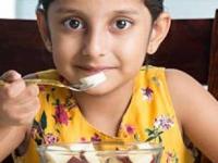 मुलांना खाऊ घाला कॅल्शियमचा पॉवर डोस असलेले ७ पदार्थ, गुटगुटीत होतील-हाडं बळकट - Marathi News | Calcium Rich Foods For Kids : Top 7 Calcium Rich Foods For Baby For Strong Bones | Latest sakhi Photos at Lokmat.com
