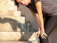 पायऱ्या चढता- उतरता धाप लागते, वेगाने चाललं तरी दम लागतो? फुफ्फुसांचा स्टॅमिना वाढविण्यासाठी ४ टिप्स - Marathi News | how to get rid of breathlessness while climbing stairs, exercises that helps to improve stamina of lungs, how to improve stamina of lungs | Latest sakhi Photos at Lokmat.com