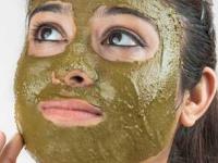 फक्त १ आठवड्यात चेहऱ्यावरचे डार्क स्पॉट्स होतील कमी, पपईच्या पानांचा 'असा' लावा लेप - Marathi News | use of papaya leaf for glowing skin, how to use papaya leaf for reducing dark spots and pigmentation | Latest sakhi Photos at Lokmat.com