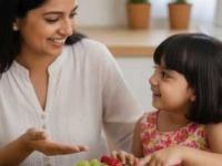 आईबाबा, तुम्हीच लावताय मुलांना वाईट सवयी! घरोघर मुलांना सर्रास खाऊ घातले जातात ५ वाईट पदार्थ - Marathi News | 5 Everyday Foods That May Harm Your Child : 5 Foods That Are Silently Harming Children | Latest sakhi Photos at Lokmat.com