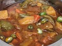 भाजीत तेल जास्तच झालं? ३ सोप्या ट्रिक्स, वरचा तवंग निघून तेल होईल कमी - Marathi News | how to remove excess oil from cooked sabji, 3 cooking tips to remove extra oil from cooked sabji | Latest sakhi Photos at Lokmat.com