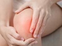 तरुणपणीच उठता- बसता गुडघे दुखू लागले ४ गोष्टी लगेच सुरू करा, गुडघ्यांचा त्रास वाढणार नाही - Marathi News | how to get relief from knee pain at young age, 5 tips to get rid of knee pain | Latest sakhi Photos at Lokmat.com