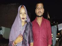 गर्भवती पत्नीच्या मृत्यूनं बसला धक्का; १२ तासांनी पतीनेही सोडला जीव; एकाचवेळी २ तिरडी निघणार - Marathi News | Husband also dies 12 hours after wife death in Amethi, Uttar Pradesh | Latest national News at Lokmat.com गर्भवती पत्नीच्या मृत्यूनं बसला धक्का; १२ तासांनी पतीनेही सोडला जीव; एकाचवेळी २ तिरडी निघणार - Marathi News | Husband also dies 12 hours after wife death in Amethi, Uttar Pradesh | Latest national News at Lokmat.com