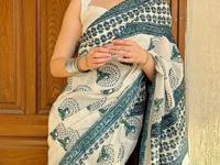 कॉटन साडी नेसताना लक्षात ठेवा ५ टिप्स, नेहमीच दिसाल कमाल, सगळेच म्हणतील 'व्वॉव... ' - Marathi News | Remember these 5 tips while wearing a cotton saree, how to look attractive in cotton saree, simple tips for carrying cotton saree perfectly, how to wear jewellery on cotton saree | Latest sakhi Photos at Lokmat.com