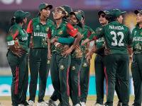 महिला 'वर्ल्ड कप' पराभवानंतर कर्णधाराकडून खेळाडूंना मारहाण; वरिष्ठ खेळाडूच्या आरोपाने क्रिकेटविश्व हादरले - Marathi News | Jahanara Alam Nigar Sultana BCB Controversy: Bangladesh Captain beats players after Women's World Cup 2025 defeat; Cricket world shocked, Cricket Board takes action... | Latest cricket News at Lokmat.com