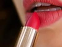 World Lipstick Day : हे ऐकाच! ओठ एकदम भारी दिसतील पण नंतर वांधे होतील; 'अशी' करा योग्य लिपस्टिकची निवड - Marathi News | World Lipstick Day is it safe to lipstick every day according to dermatologists | Latest sakhi Photos at Lokmat.com