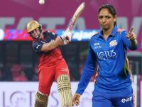 WPL 2026 : Nadine De Klerk ची अविश्वसनीय खेळी! MI च्या तोंडचा घास हिरावून घेत RCB ला जिंकून दिली मॅच - Marathi News | WPL 2026 Royal Challengers Bengaluru beats Mumbai Indians in last-over finish Nadine De Klerk Shine With Bat And Bowl | Latest cricket News at Lokmat.com