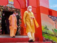 UP Election 2022: PM मोदी आणि योगी आदित्यनाथ म्हणजे ‘रब ने बना दी जोडी’; राजनाथ सिंहांची स्तुतिसुमने - Marathi News | up election 2022 rajnath singh said that yogi adityanath and pm modi duo made by god | Latest national Photos at Lokmat.com