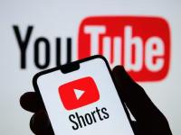 युट्यूब शॉर्ट्सचा नाद आता सुटणार! कंपनीने आणलं नवं सेटिंग; पाहा एका मिनिटात शॉर्ट्स कायमचे कसे बंद करायचे? - Marathi News | YouTube shorts will now be gone! The company has introduced a new setting; See how to permanently turn off shorts in one minute? | Latest tech News at Lokmat.com